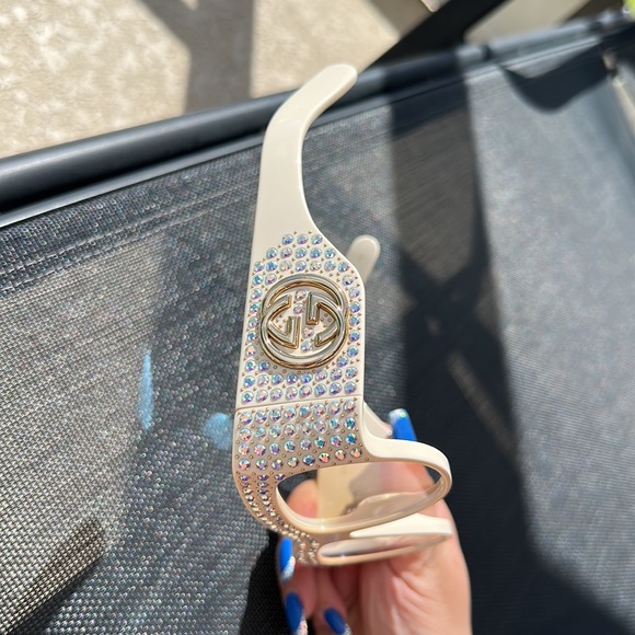 Brand new very very well made Gucci sunglasses. - Picture 5 of 11